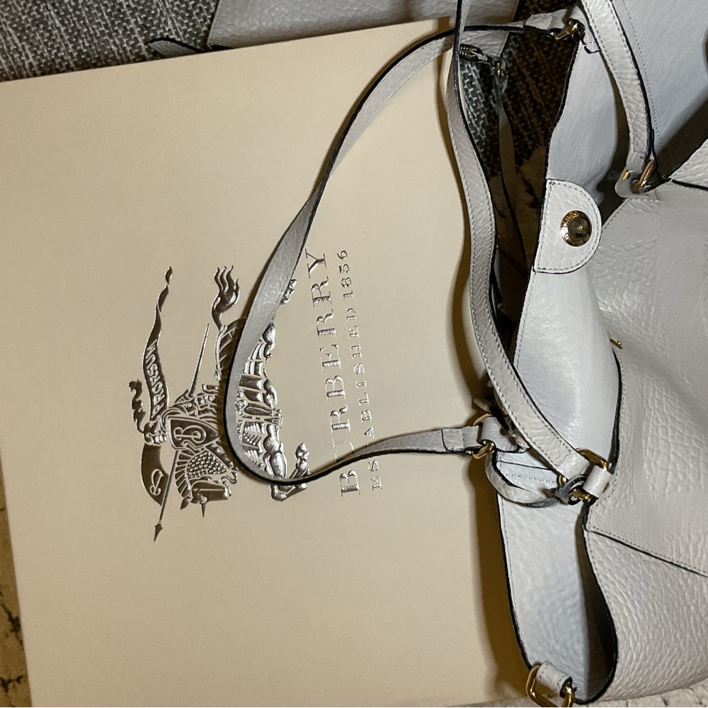 AUTHENTIC  BURBERRY  MEDIUM CANTERBURY  TOTE BAG IN LIGHT GRAYISH TAUPE - Picture 12 of 14